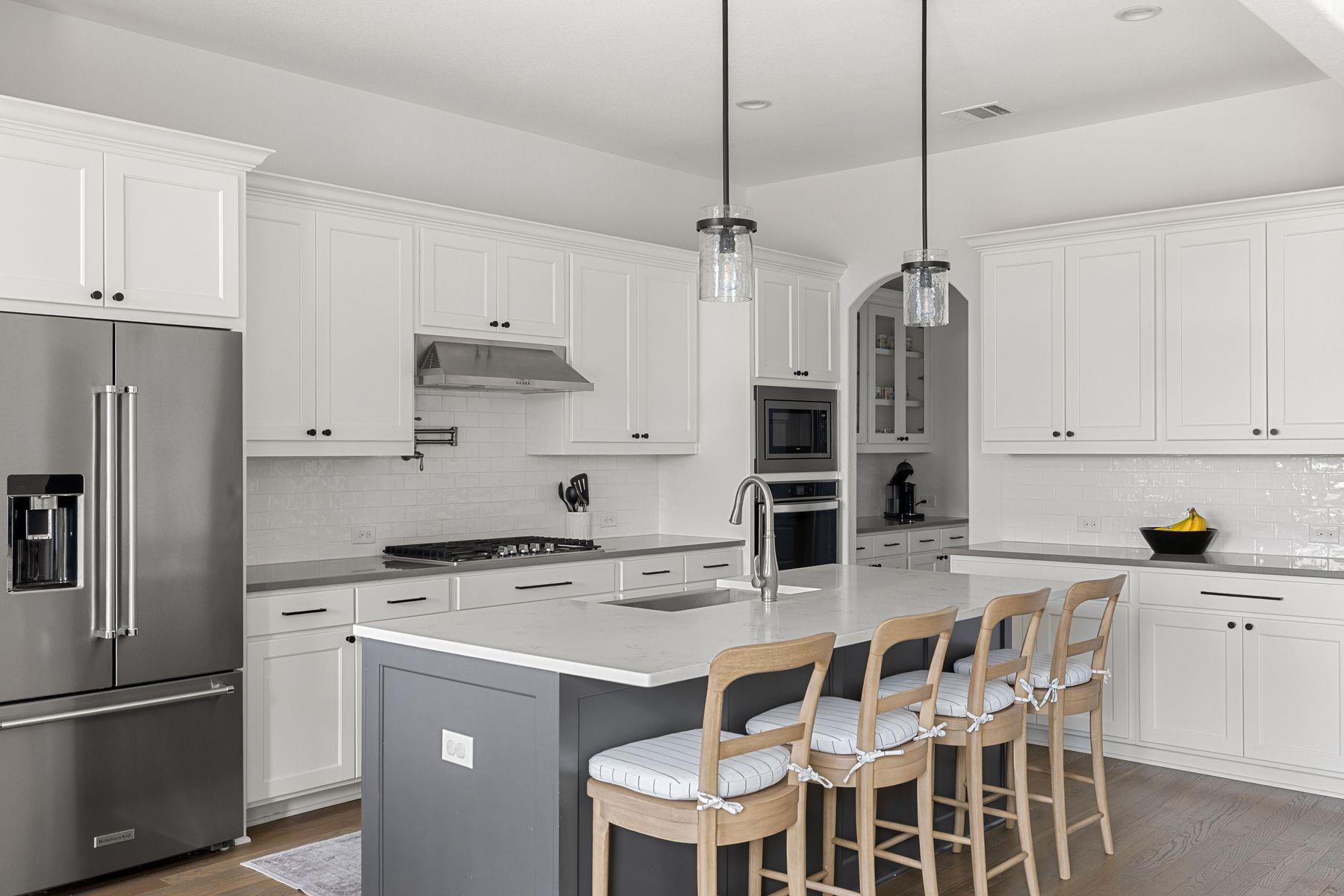 4236 Starry Night Dr, Leander, TX 78641