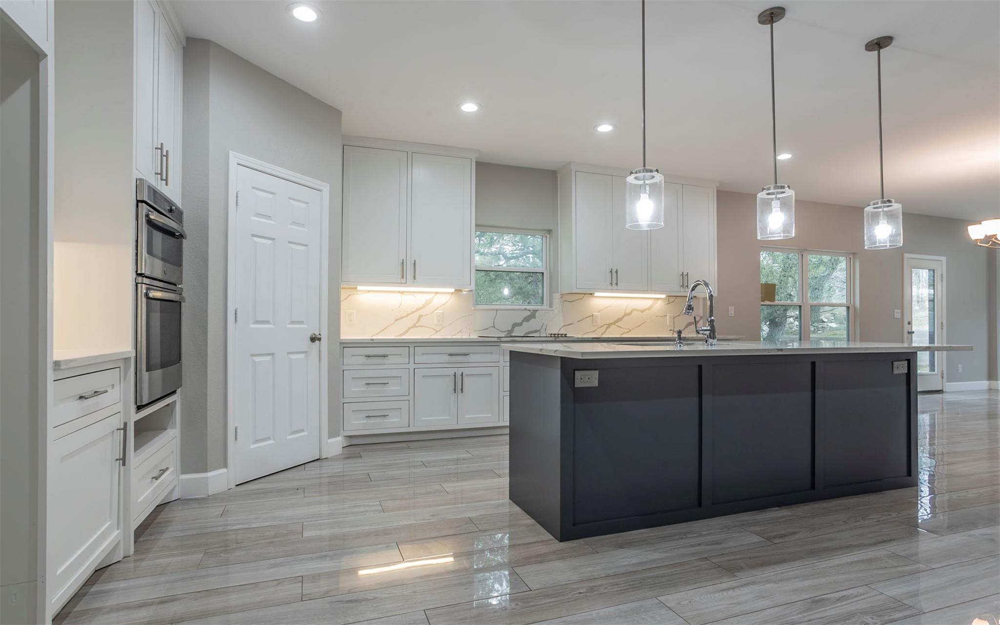 2718 Leslie Ln, San Marcos, TX 78666