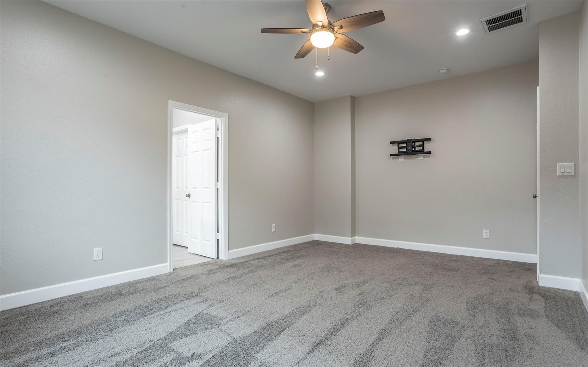 2718 Leslie Ln, San Marcos, TX 78666