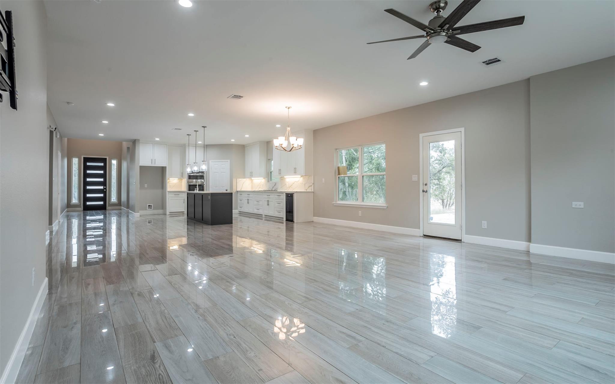 2718 Leslie Ln, San Marcos, TX 78666