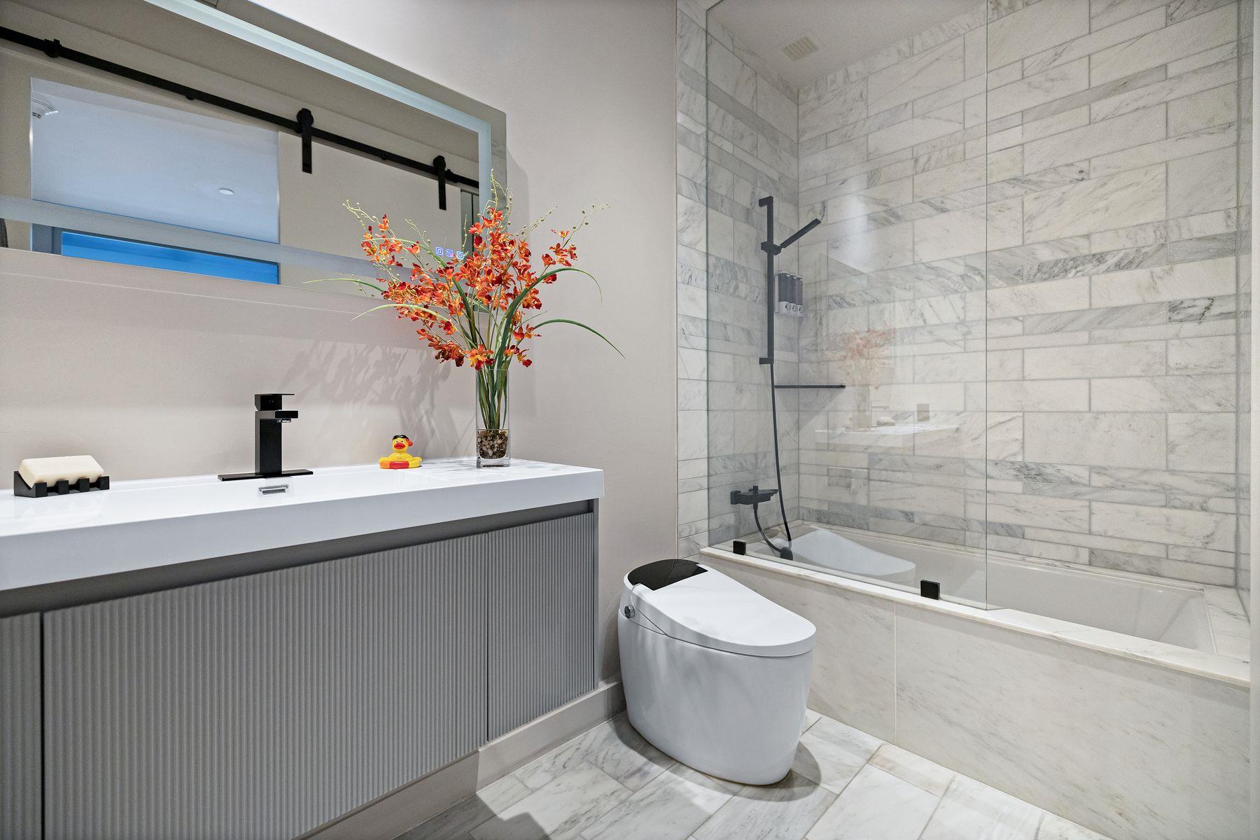 210 Lavaca St # 2809, Austin, TX 78701