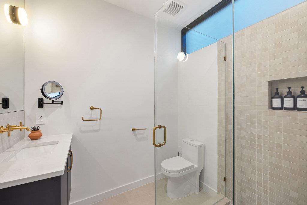 4707 Reyes St # 2, Austin, TX 78721