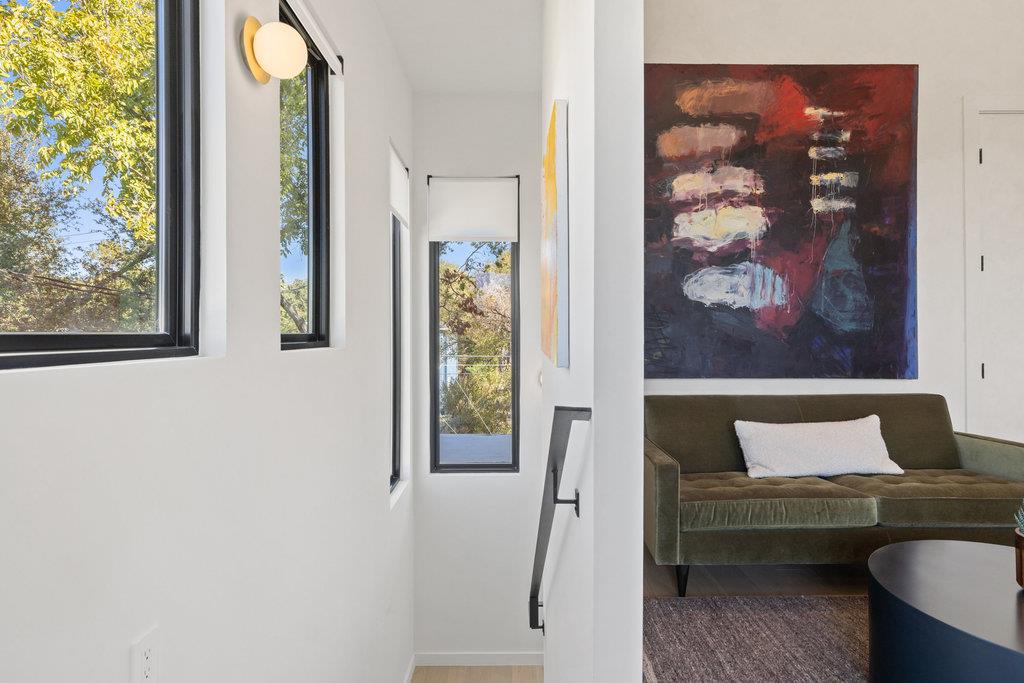 4707 Reyes St # 2, Austin, TX 78721