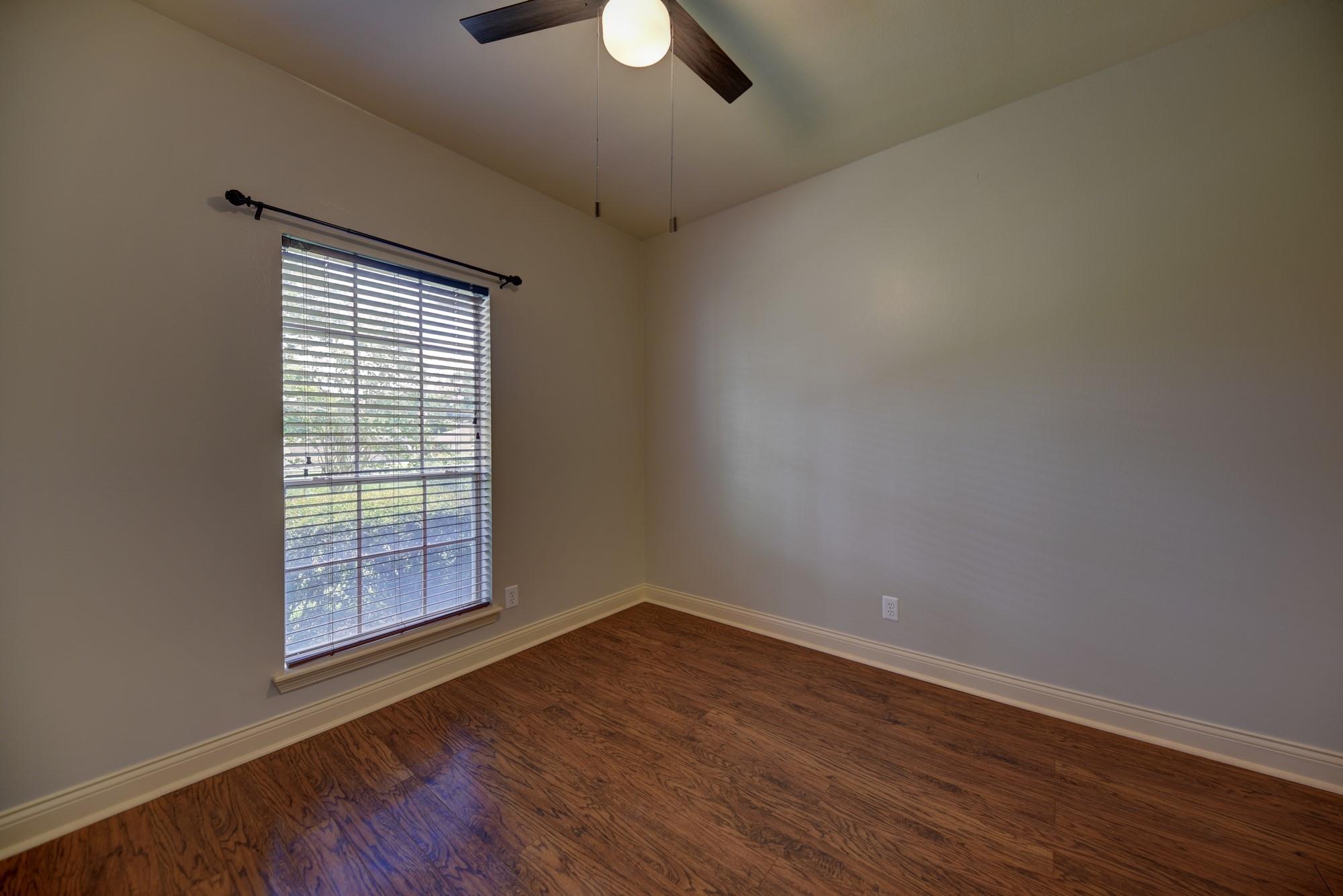 2416 Stone Hollow Dr, Brenham, TX 77833