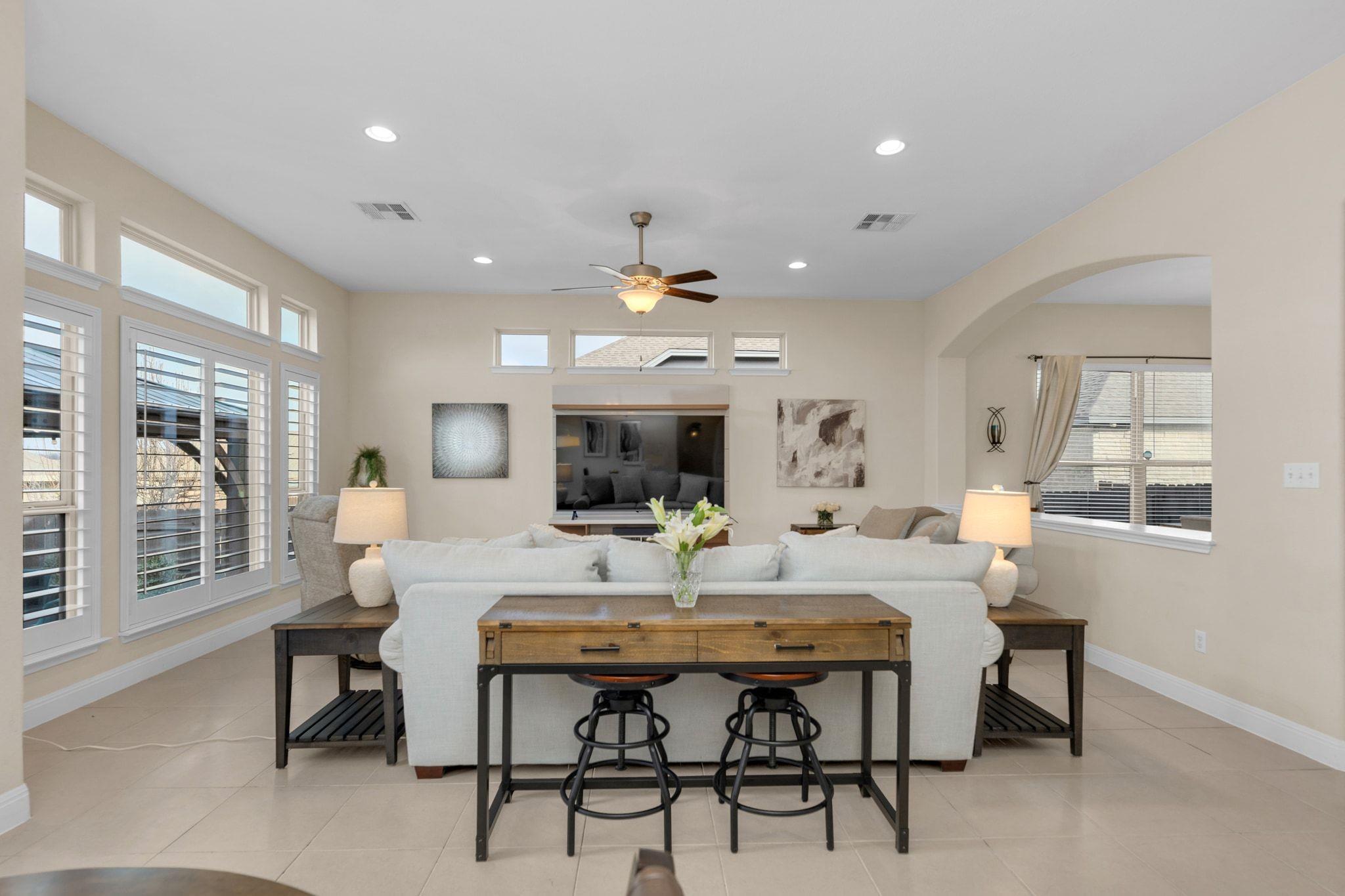 712 Carillion Dr, Pflugerville, TX 78660