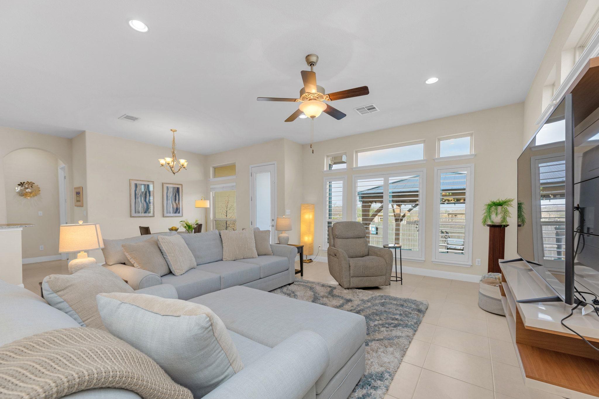 712 Carillion Dr, Pflugerville, TX 78660