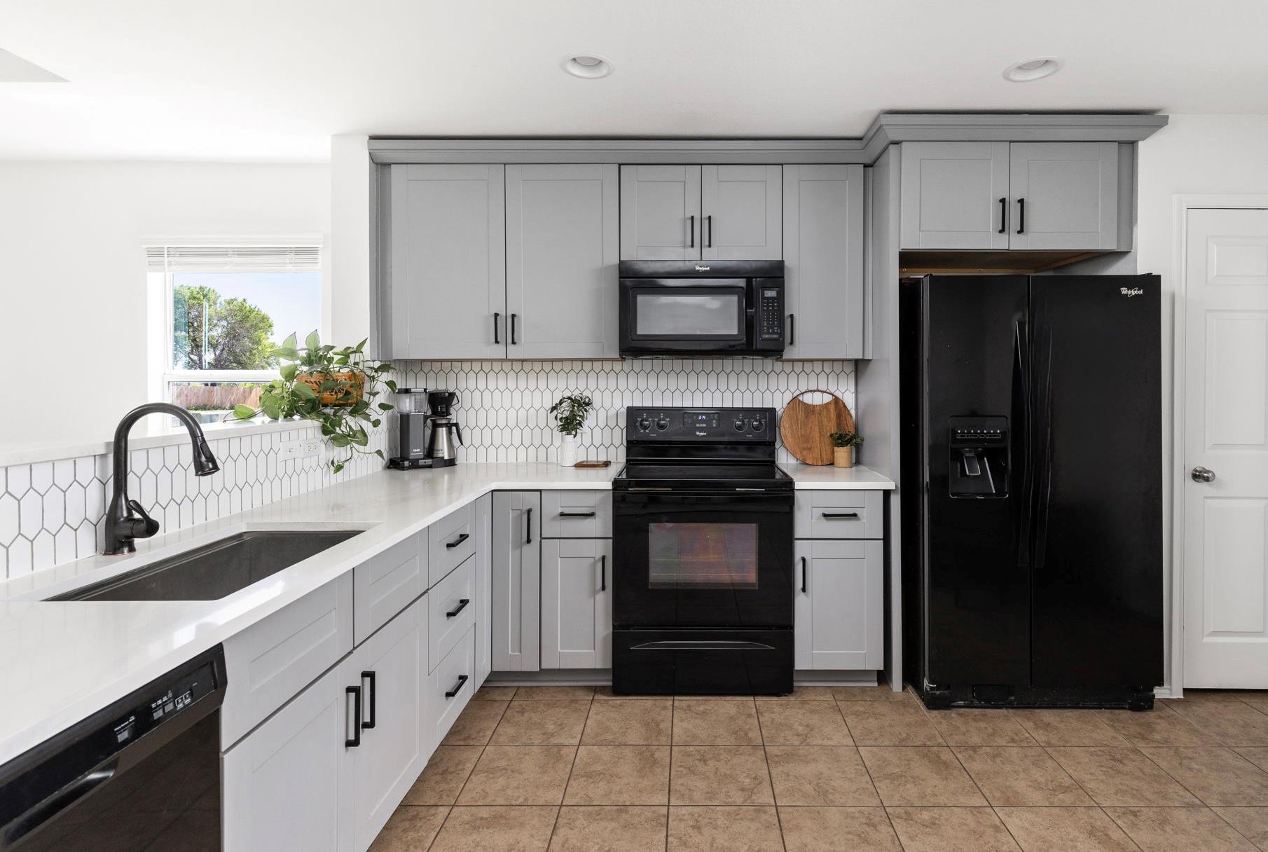 5700 Glowing Star Trl, Austin, TX 78724