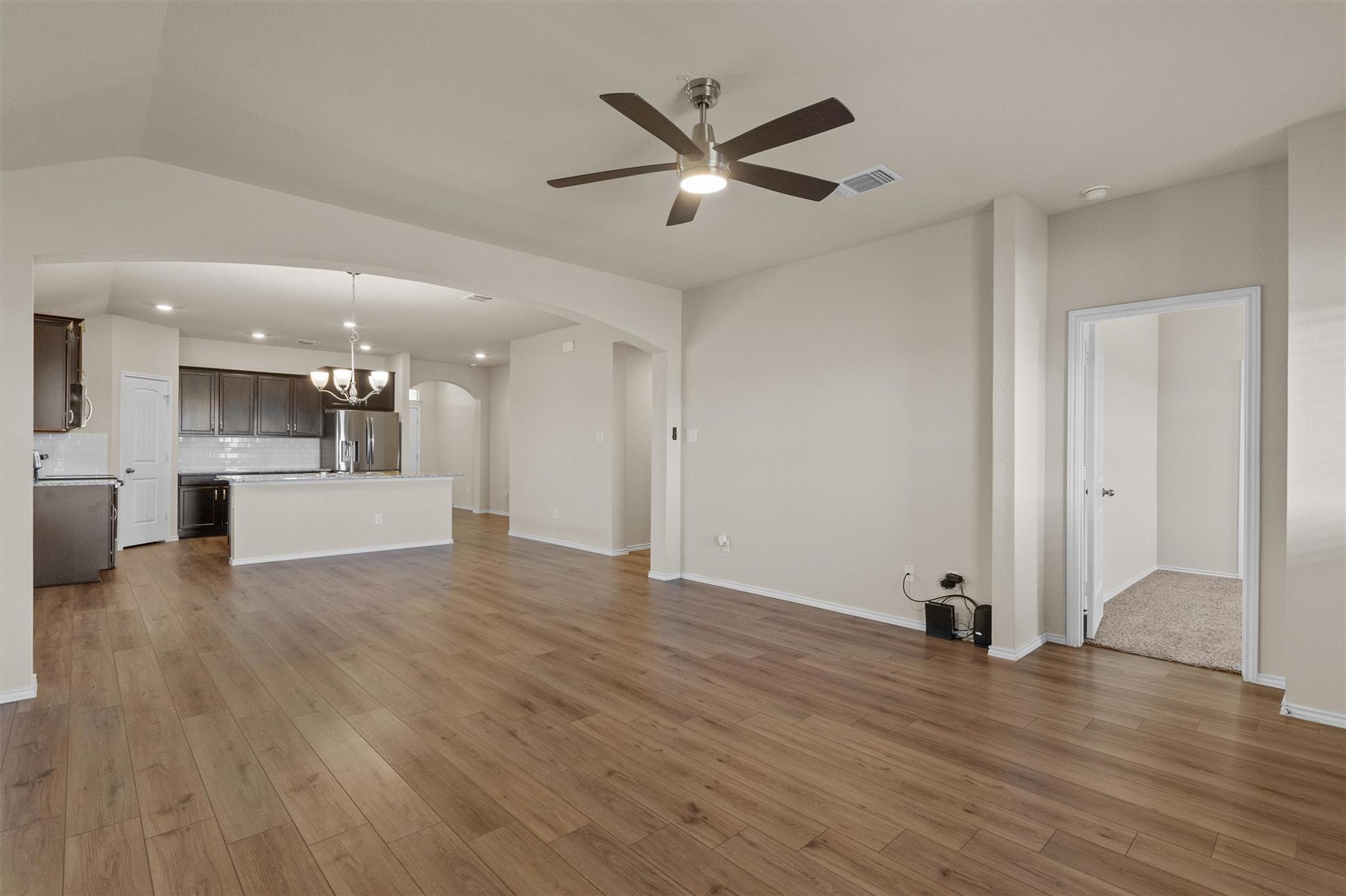 1644 T H Johnson Dr, Taylor, TX 76574