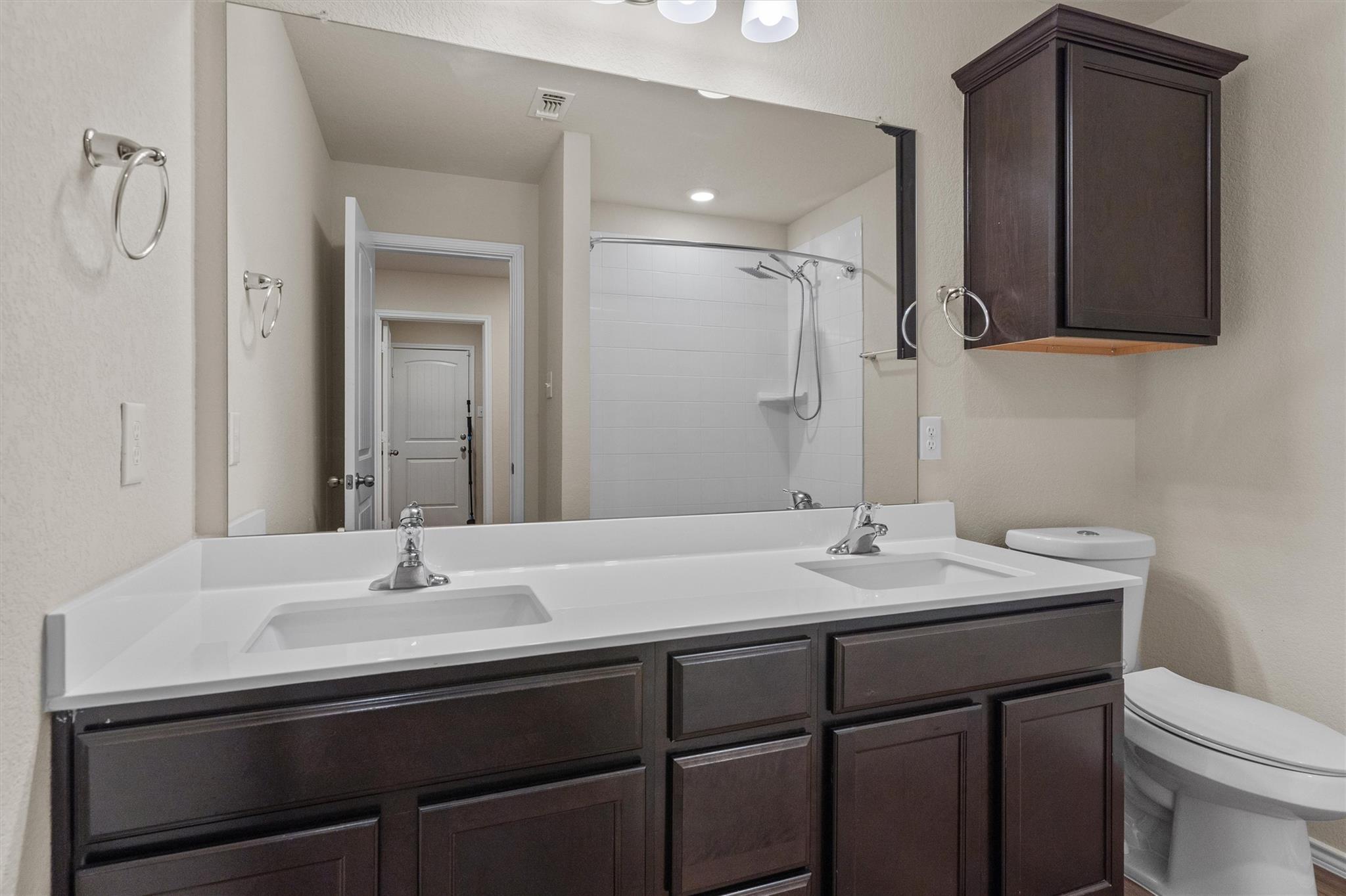 1644 T H Johnson Dr, Taylor, TX 76574