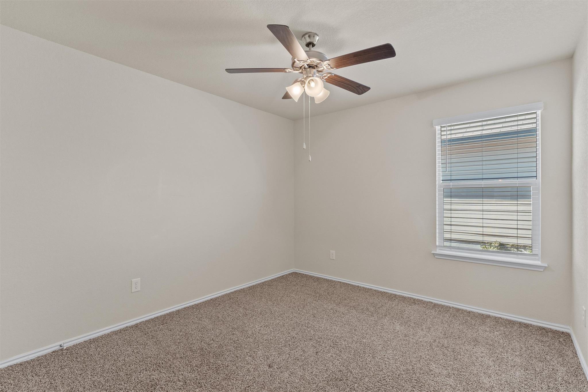 1644 T H Johnson Dr, Taylor, TX 76574