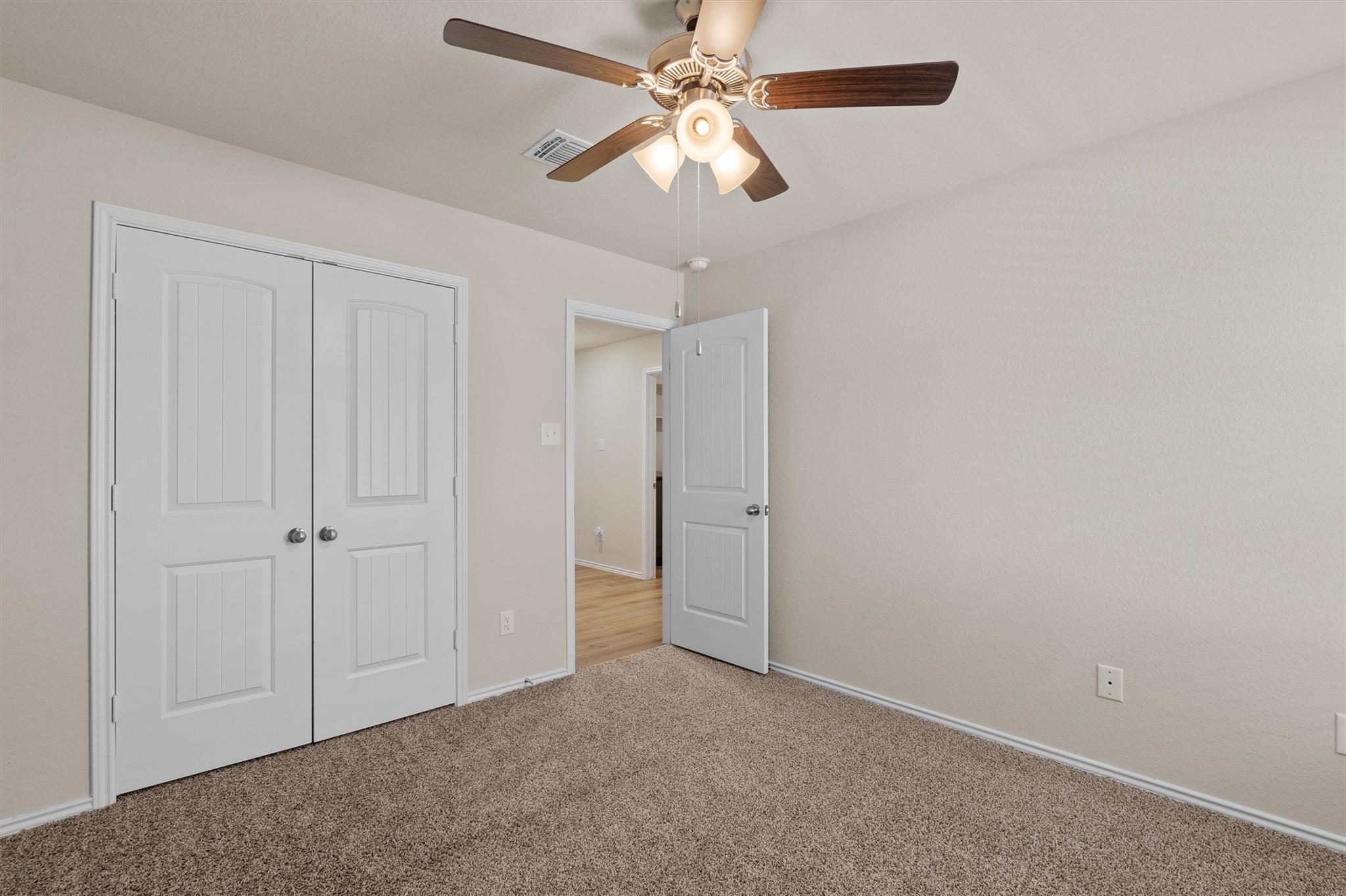 1644 T H Johnson Dr, Taylor, TX 76574