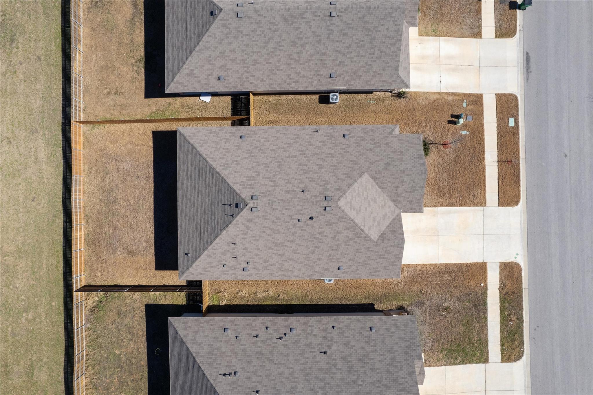 1644 T H Johnson Dr, Taylor, TX 76574