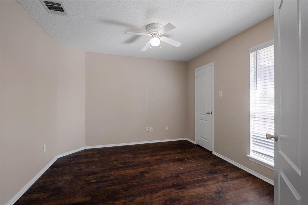 1008 NE Chippewa St, Round Rock, TX 78665