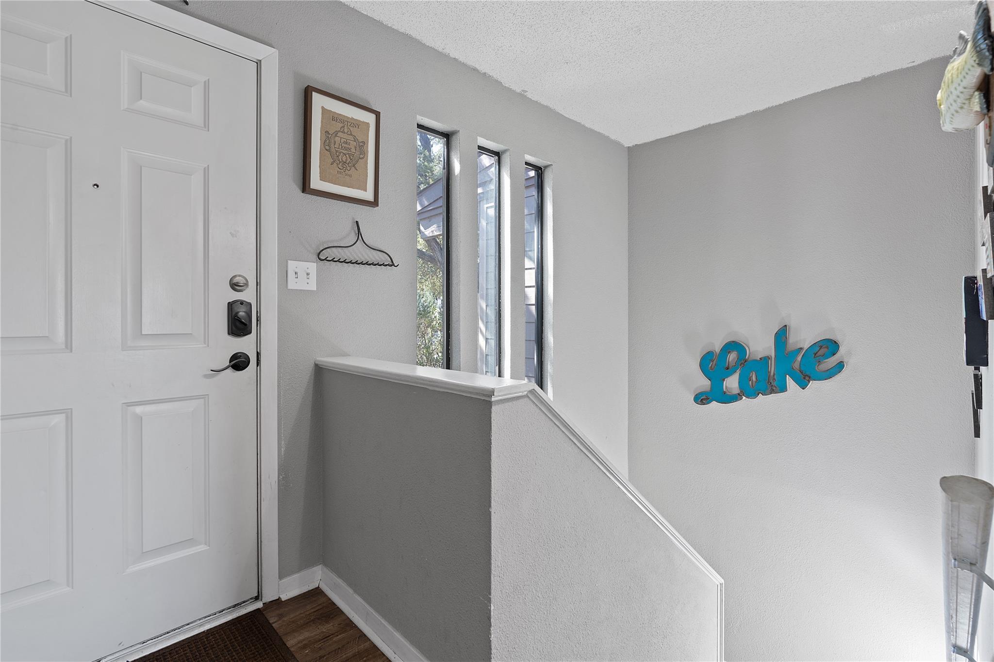 111 Comanche Pt, Point Venture, TX 78645