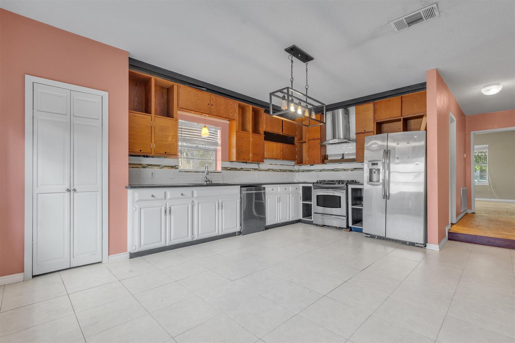 309 Bois D Arc St, Lockhart, TX 78644