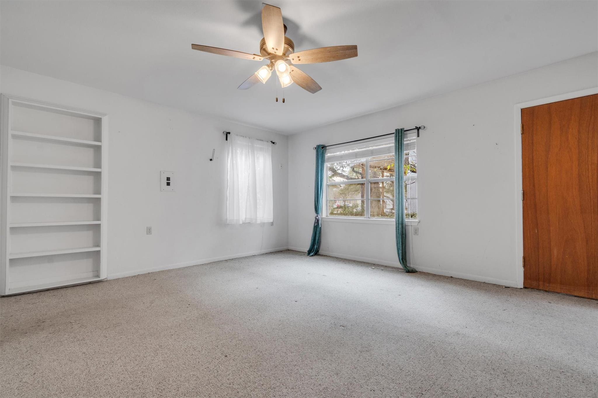 309 Bois D Arc St, Lockhart, TX 78644