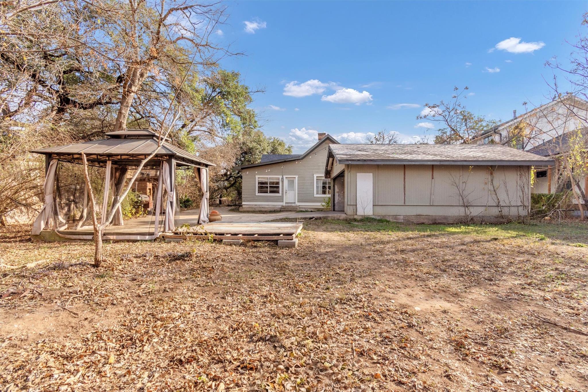 309 Bois D Arc St, Lockhart, TX 78644
