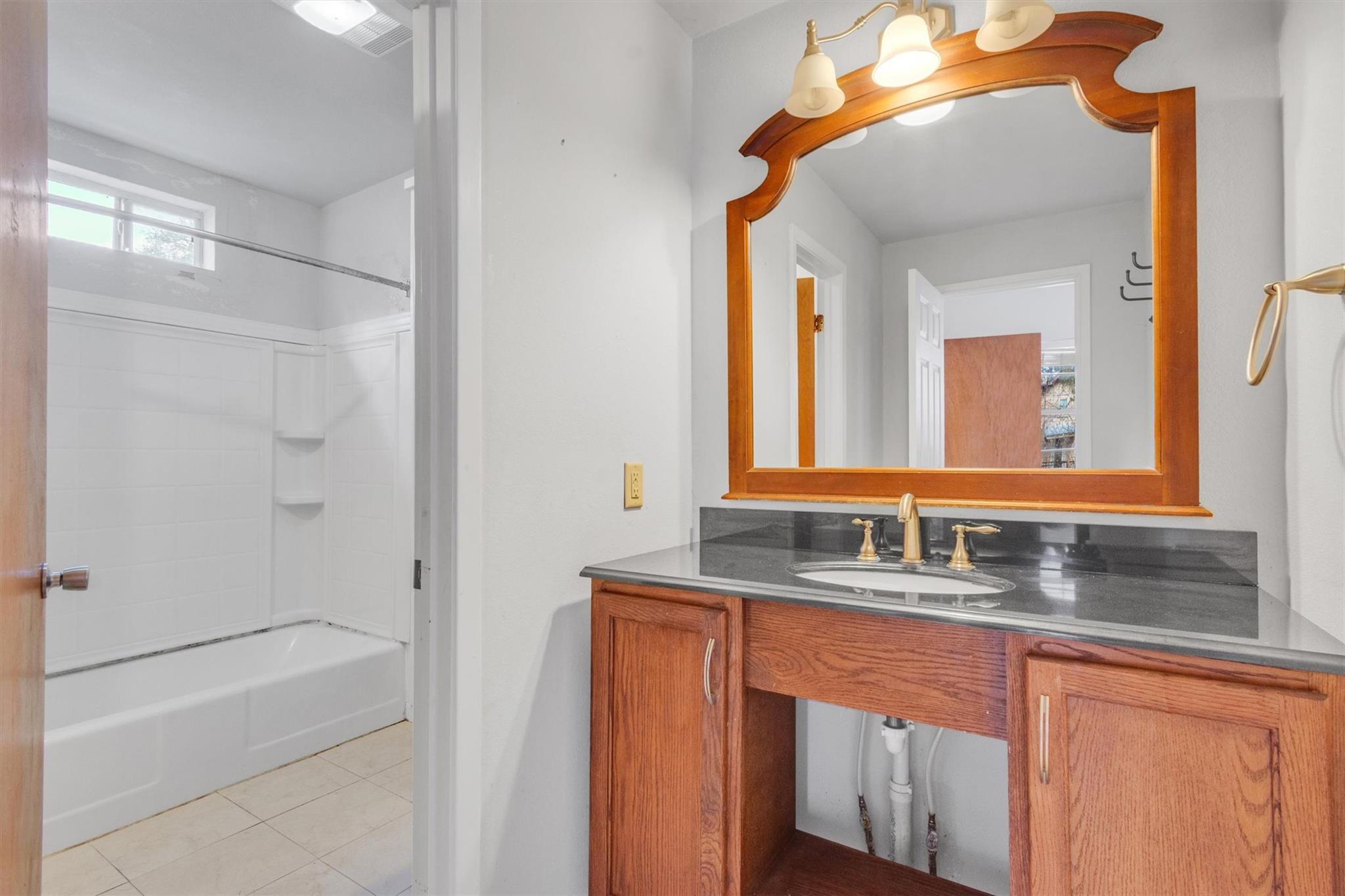 309 Bois D Arc St, Lockhart, TX 78644