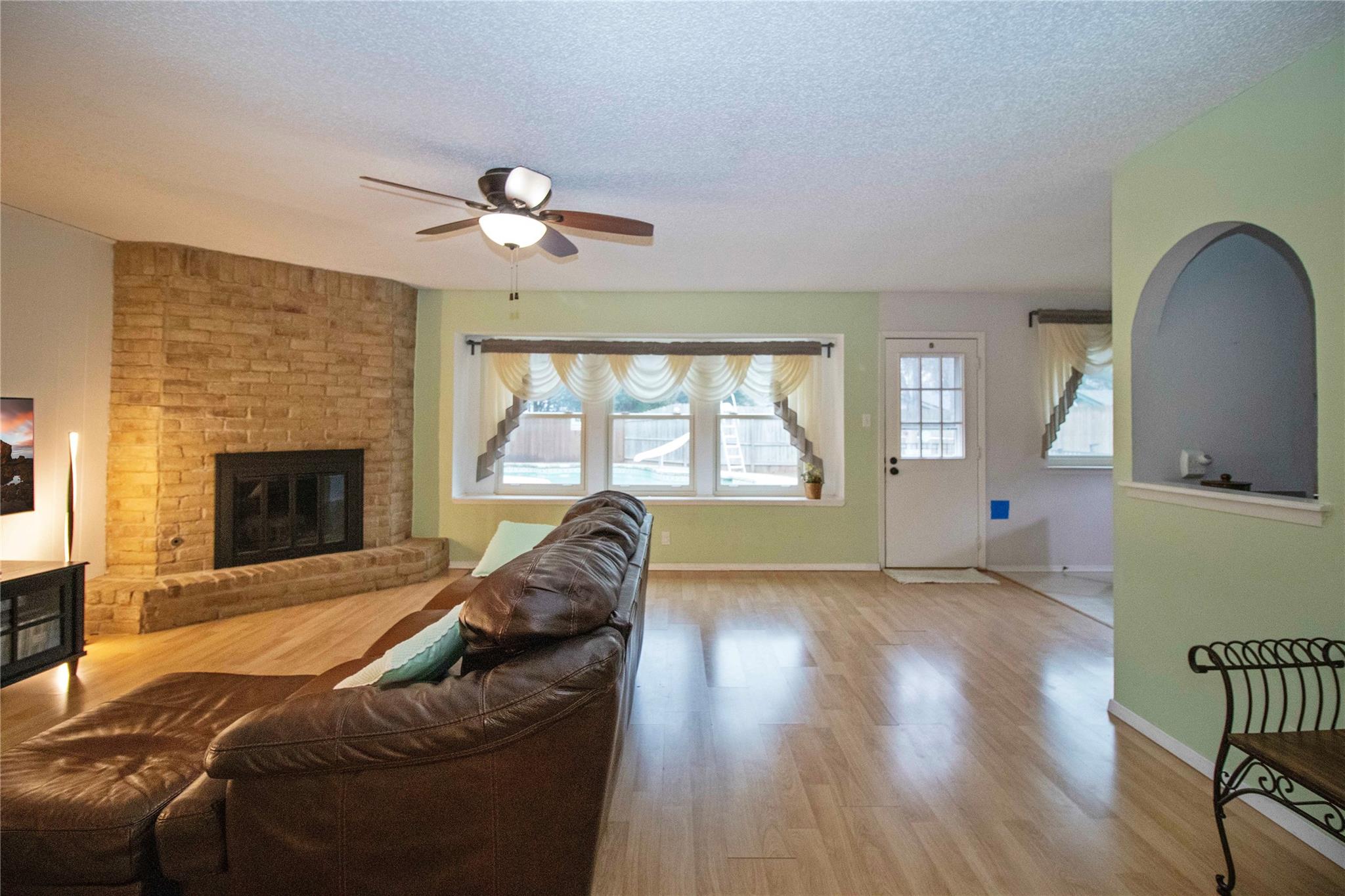 1609 Woodhill Dr, Round Rock, TX 78681