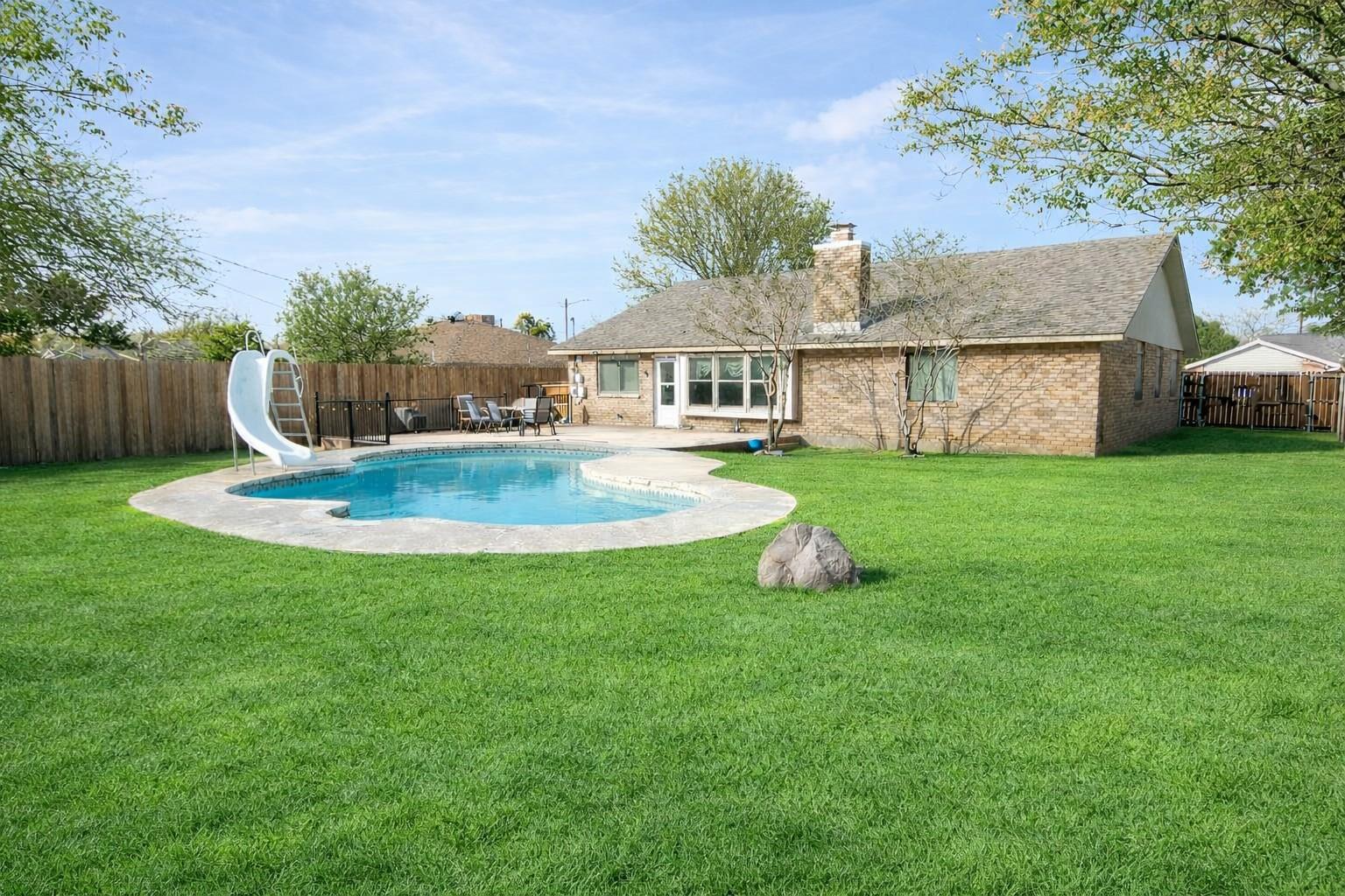 1609 Woodhill Dr, Round Rock, TX 78681