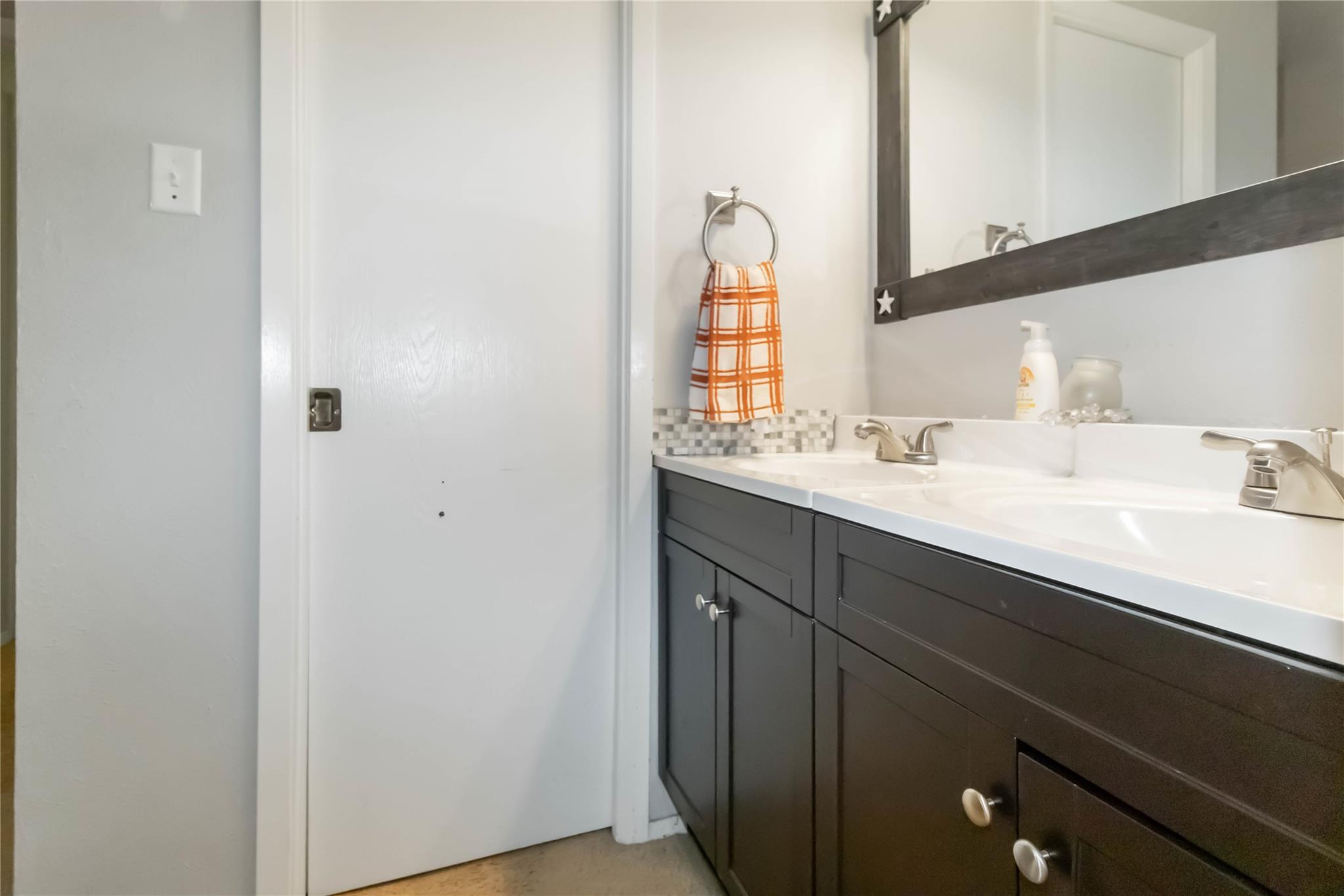 1609 Woodhill Dr, Round Rock, TX 78681