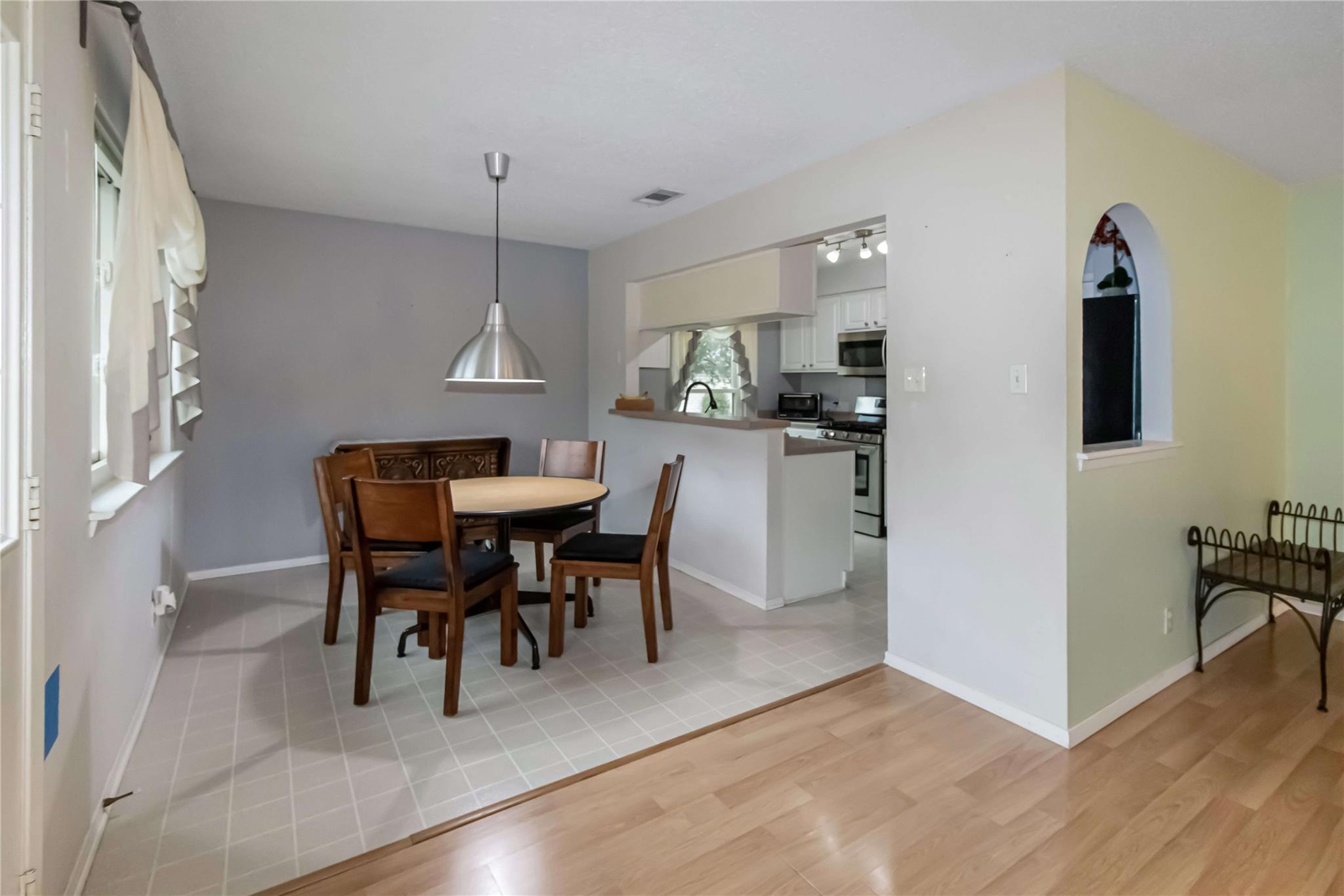 1609 Woodhill Dr, Round Rock, TX 78681