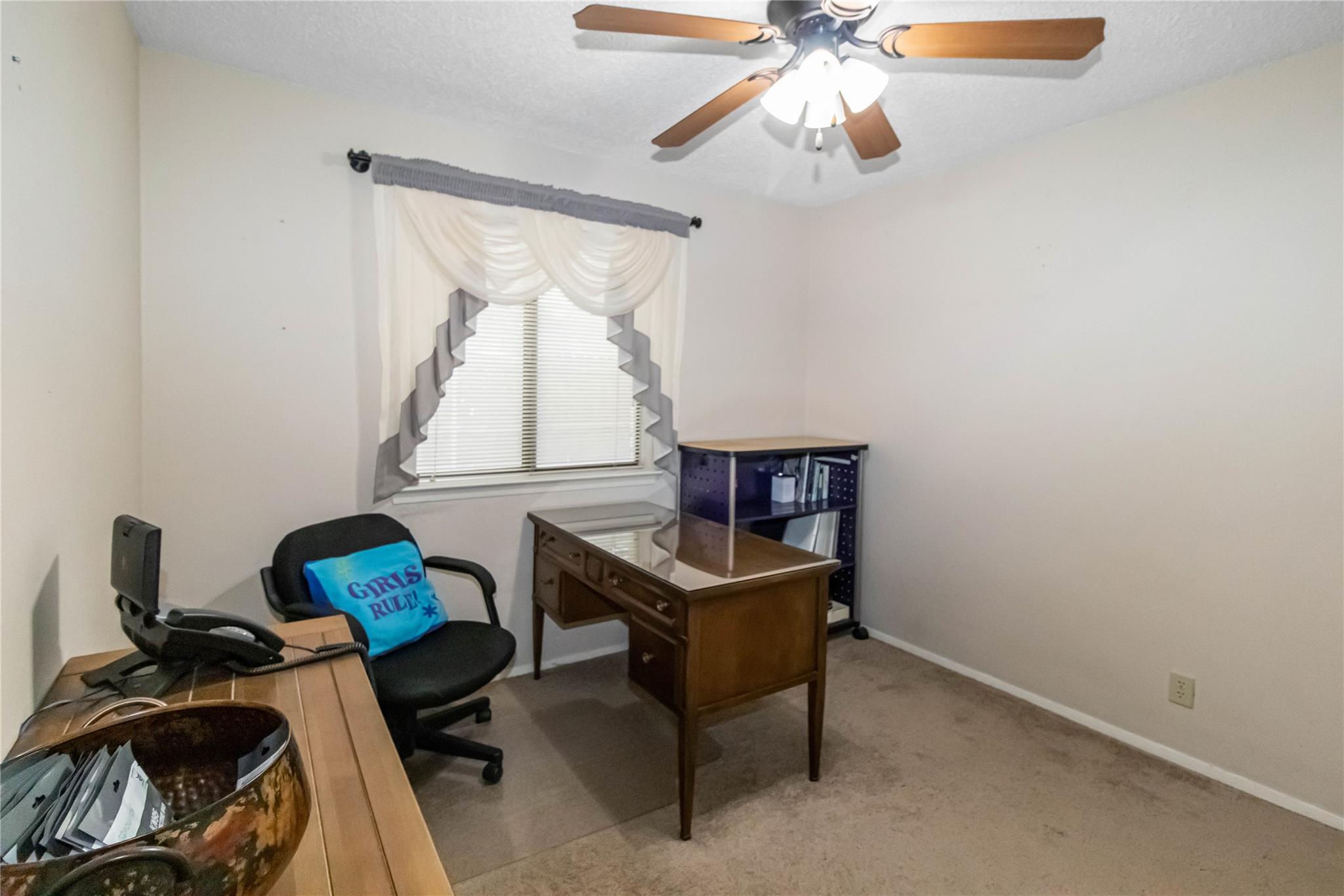 1609 Woodhill Dr, Round Rock, TX 78681