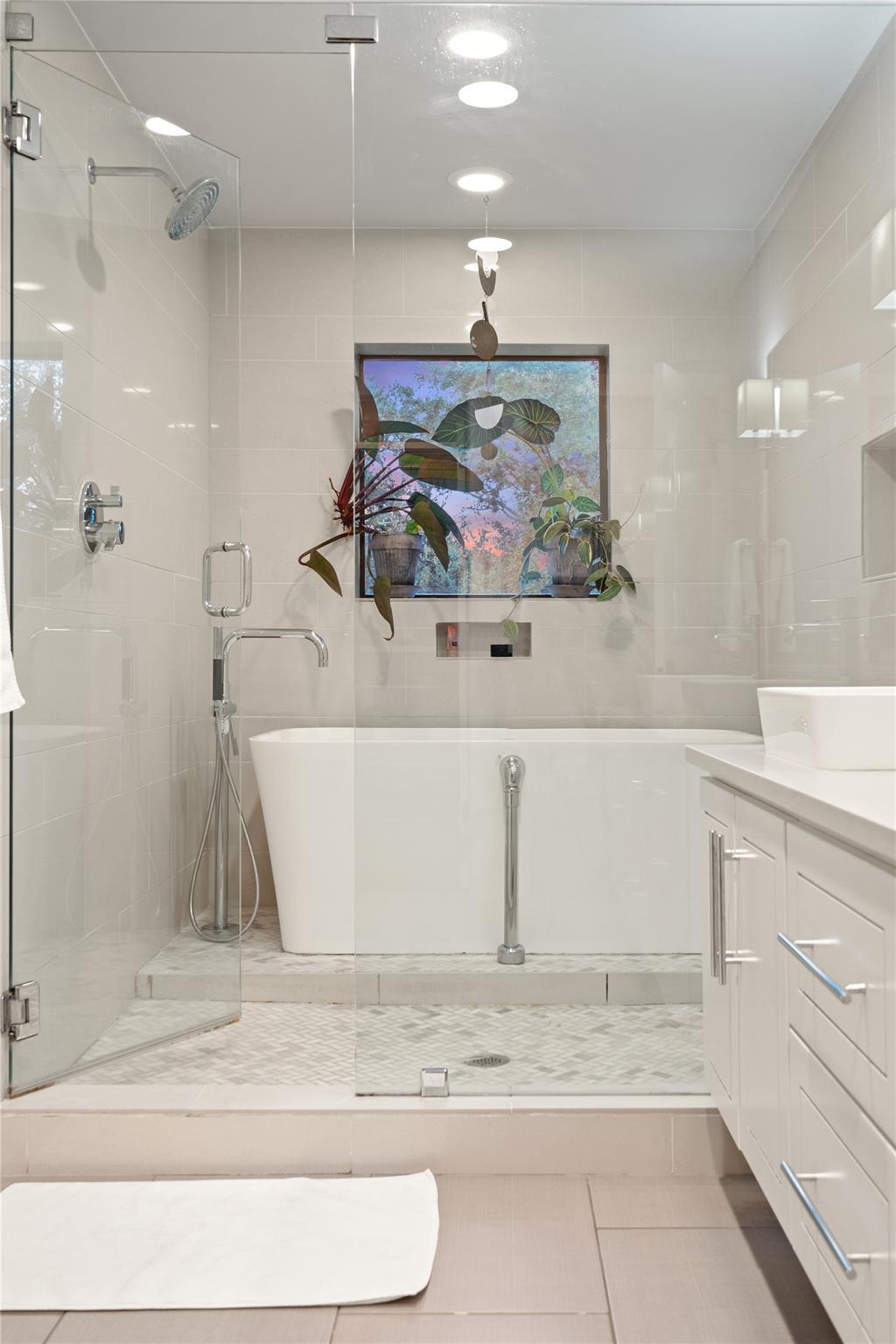 2811 Del Curto Rd # A, Austin, TX 78704