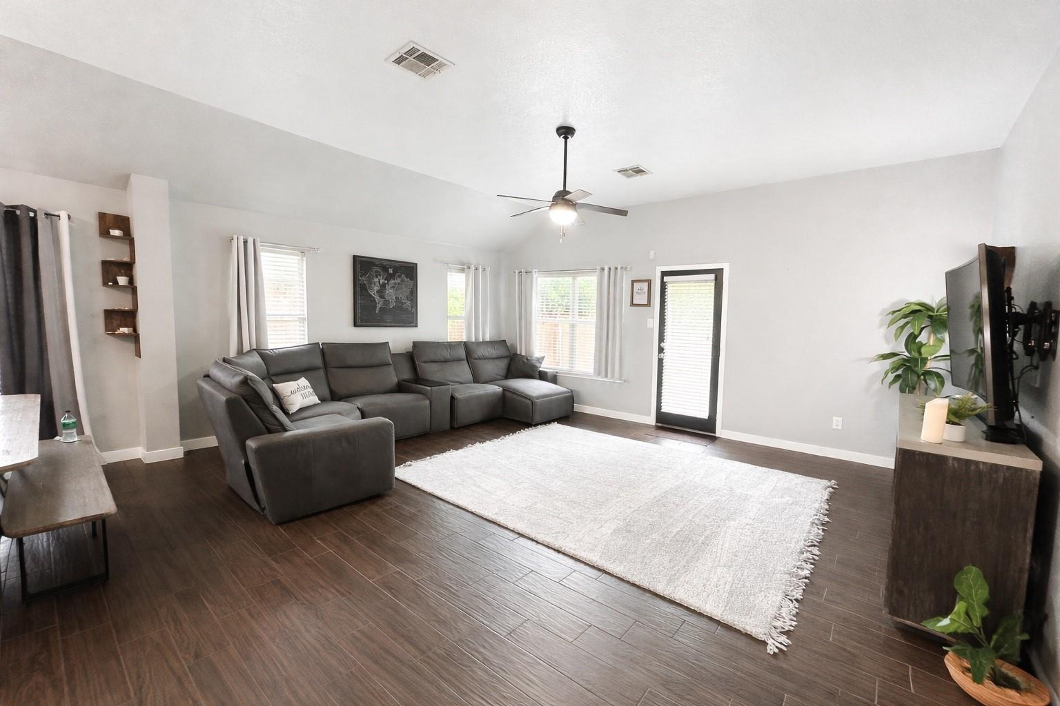 4325 Rolling Water Dr, Pflugerville, TX 78660