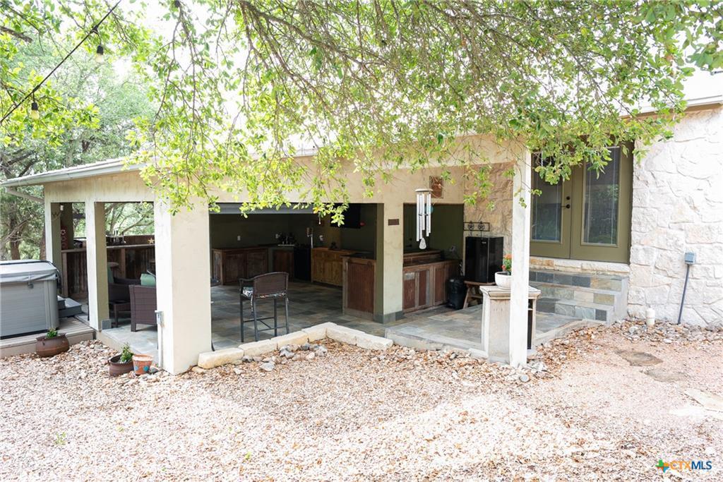 211 Cambridge Dr, New Braunfels, TX 78132