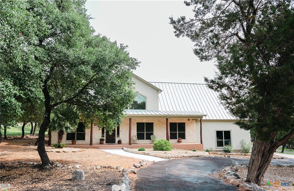 211 Cambridge Dr, New Braunfels, TX 78132