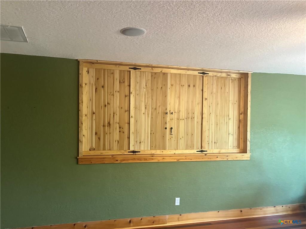 211 Cambridge Dr, New Braunfels, TX 78132