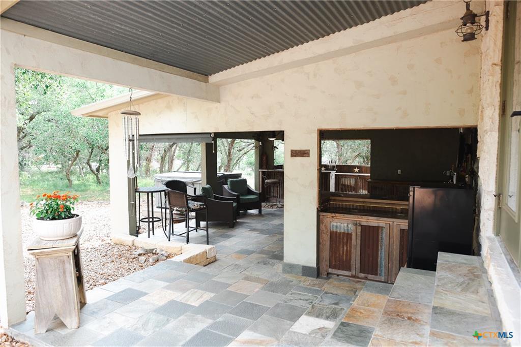 211 Cambridge Dr, New Braunfels, TX 78132