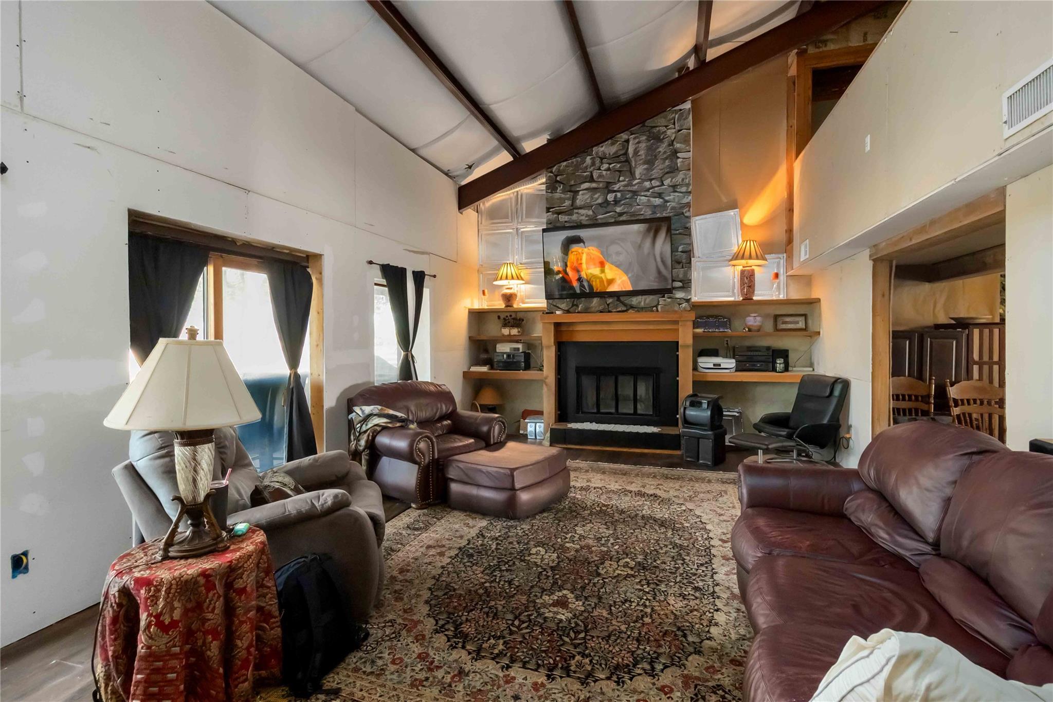 145 Three Oaks Ln, Bastrop, TX 78602