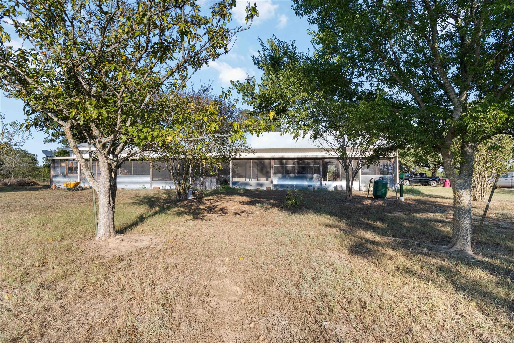 145 Three Oaks Ln, Bastrop, TX 78602