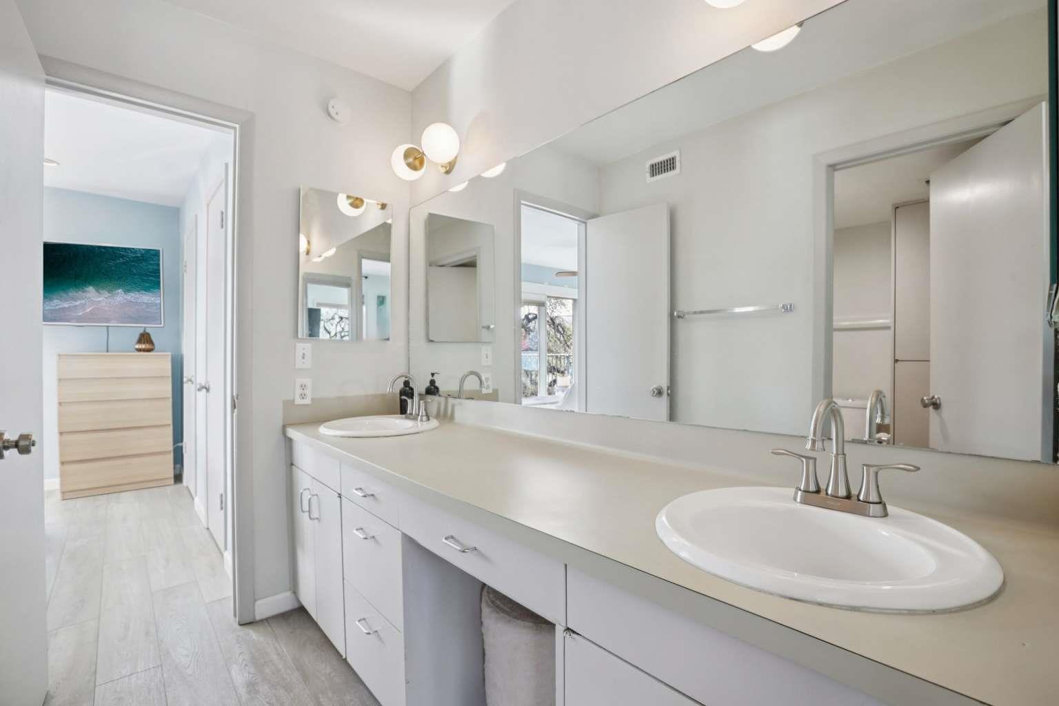 1106 W 6th St # 213, Austin, TX 78703