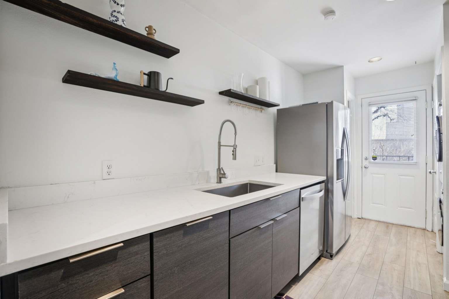 1106 W 6th St # 213, Austin, TX 78703