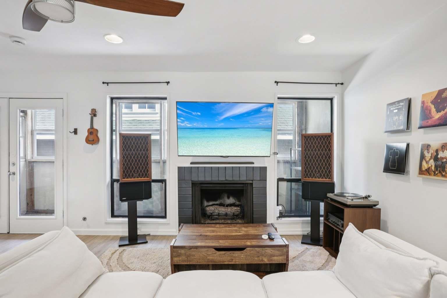 1106 W 6th St # 213, Austin, TX 78703