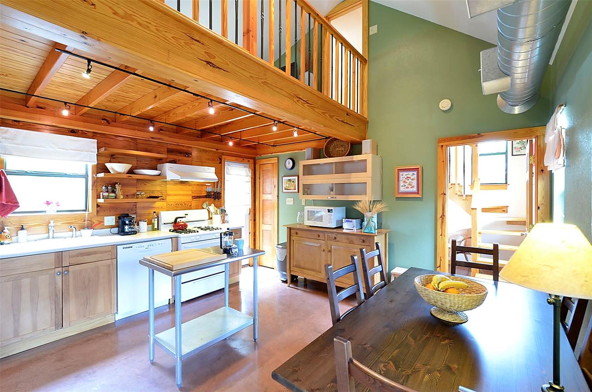 4621 Banister Ln, Austin, TX 78745