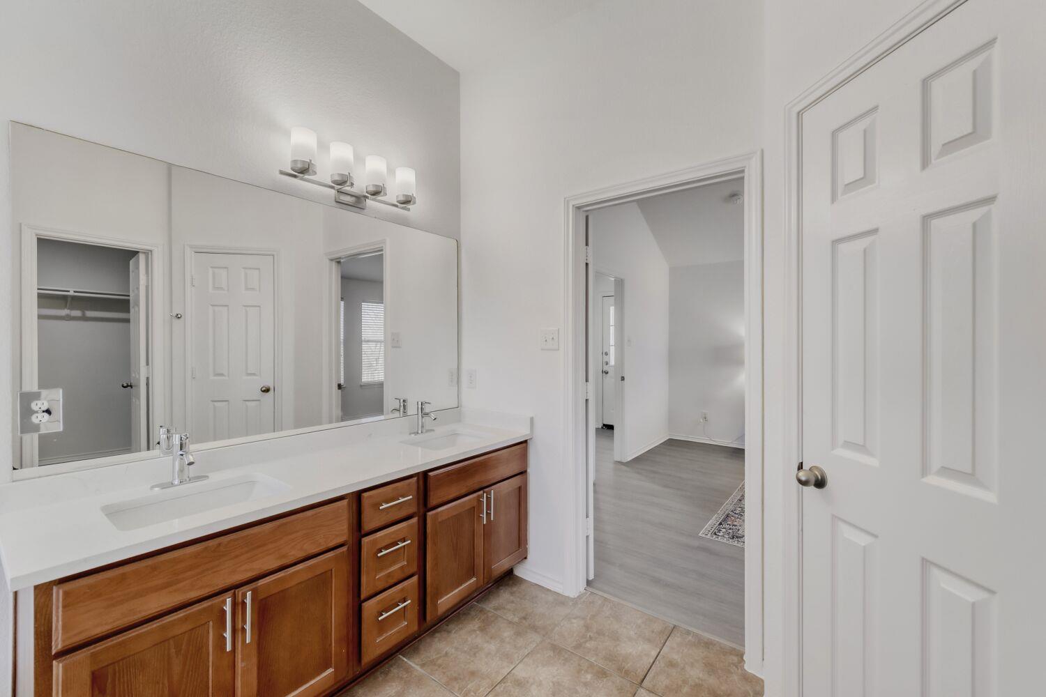 298 Fall Dr, Kyle, TX 78640