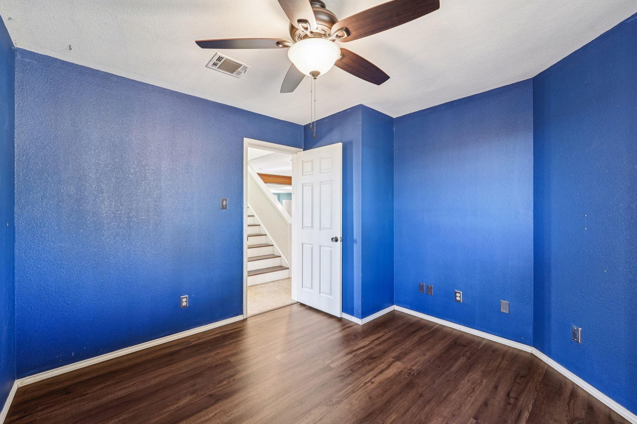 407 Country Ln, McDade, TX 78650