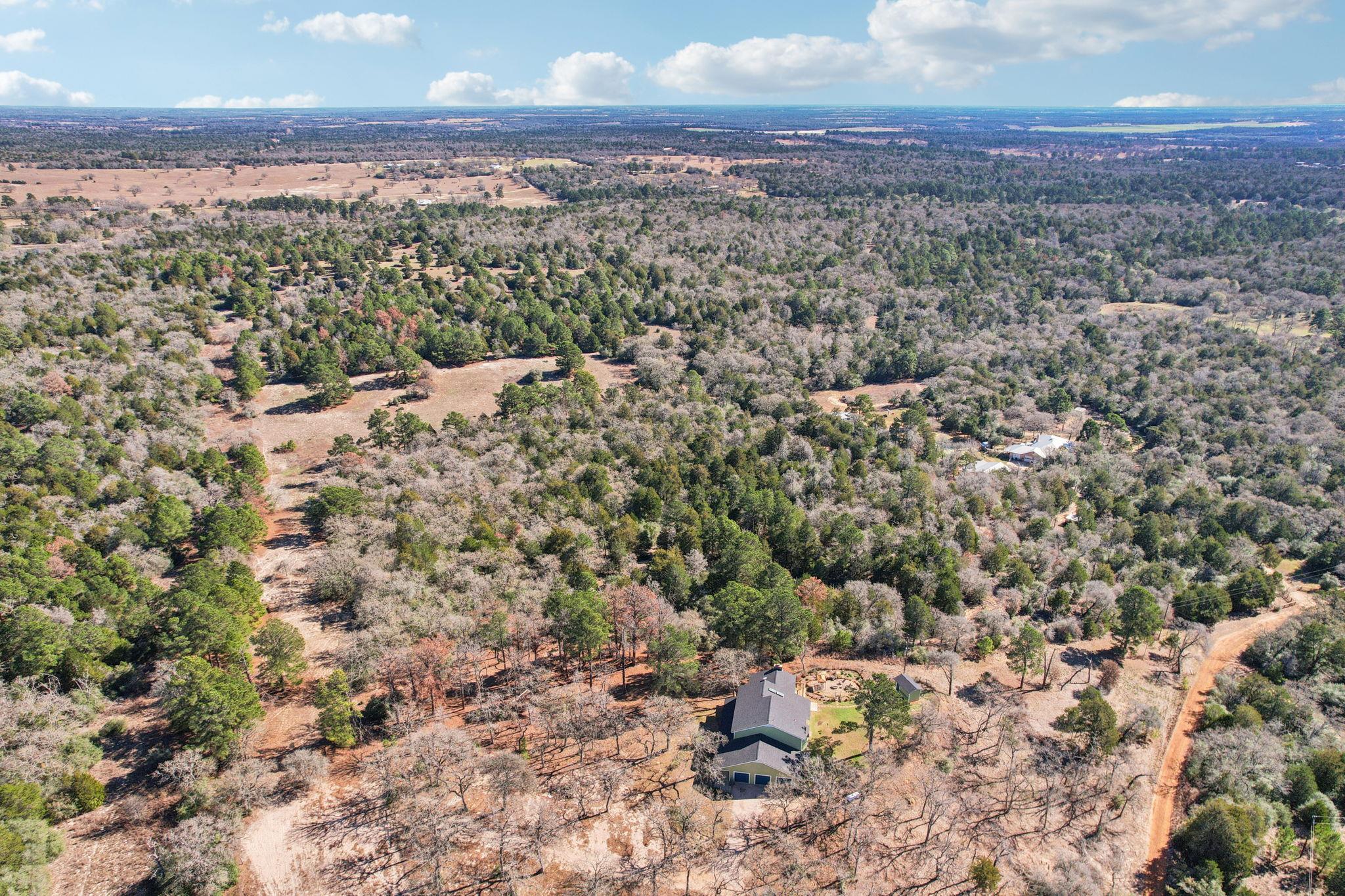 407 Country Ln, McDade, TX 78650