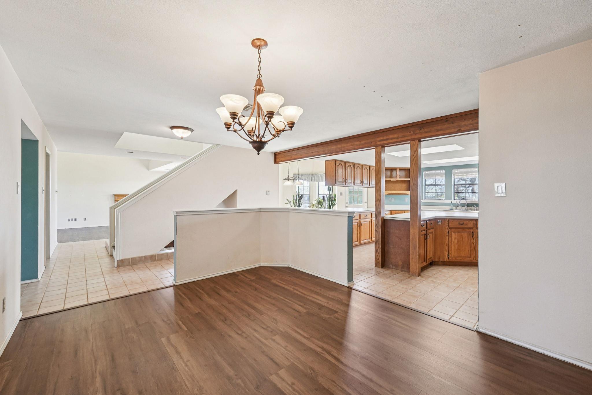 407 Country Ln, McDade, TX 78650