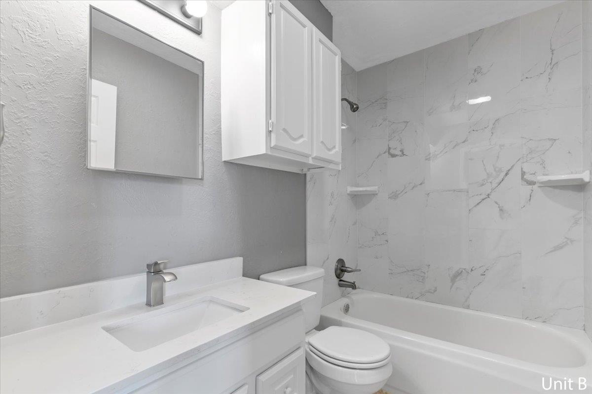 7705 Debbie Dr, Volente, TX 78641