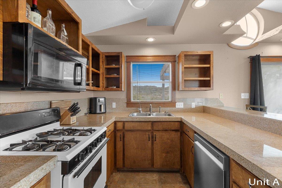 7705 Debbie Dr, Volente, TX 78641