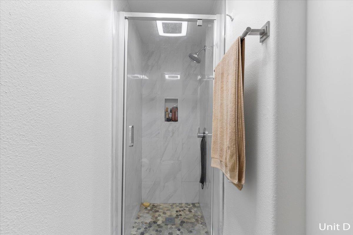 7705 Debbie Dr, Volente, TX 78641