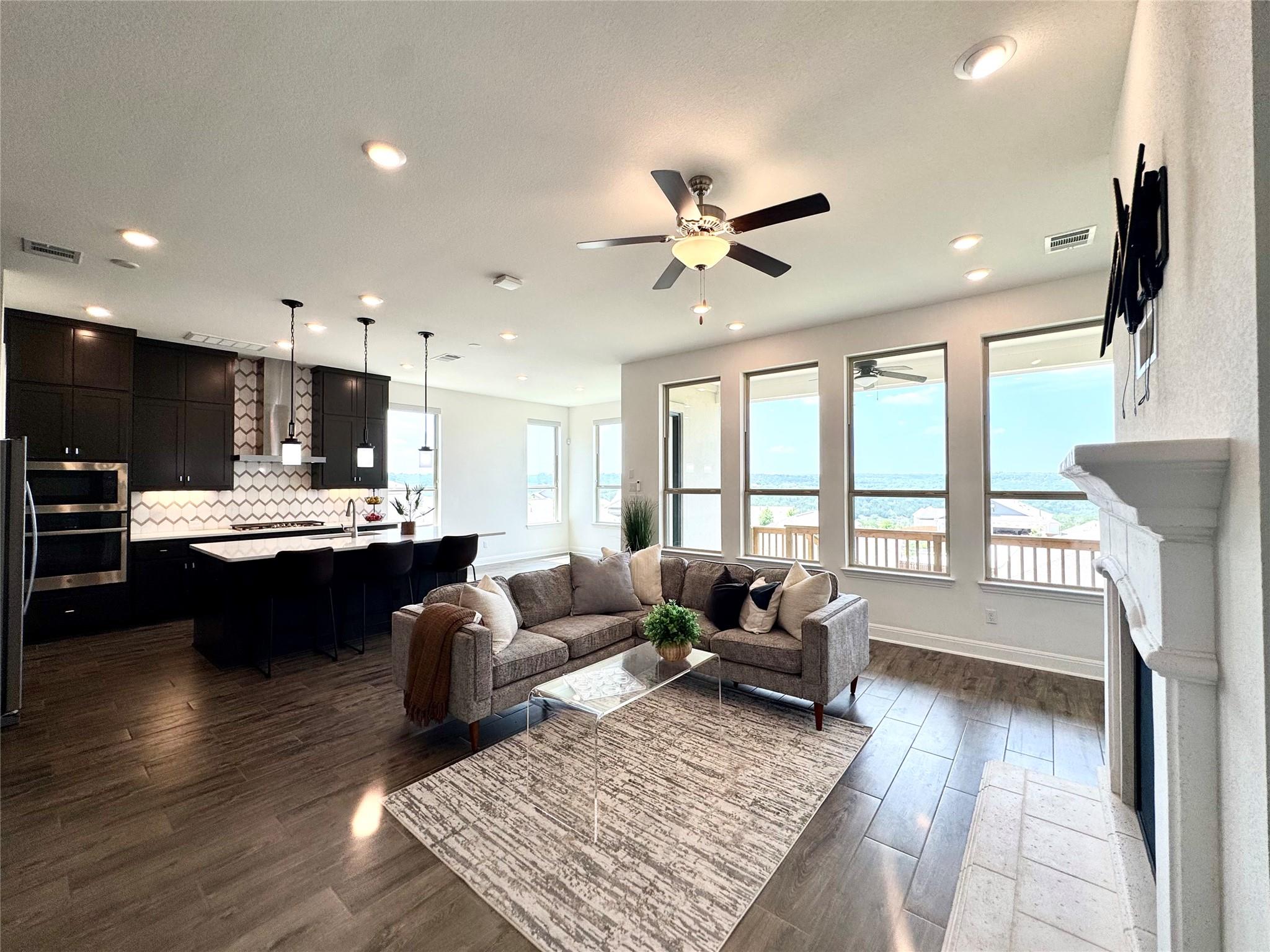 19113 Freeman Cir, Austin, TX 78738