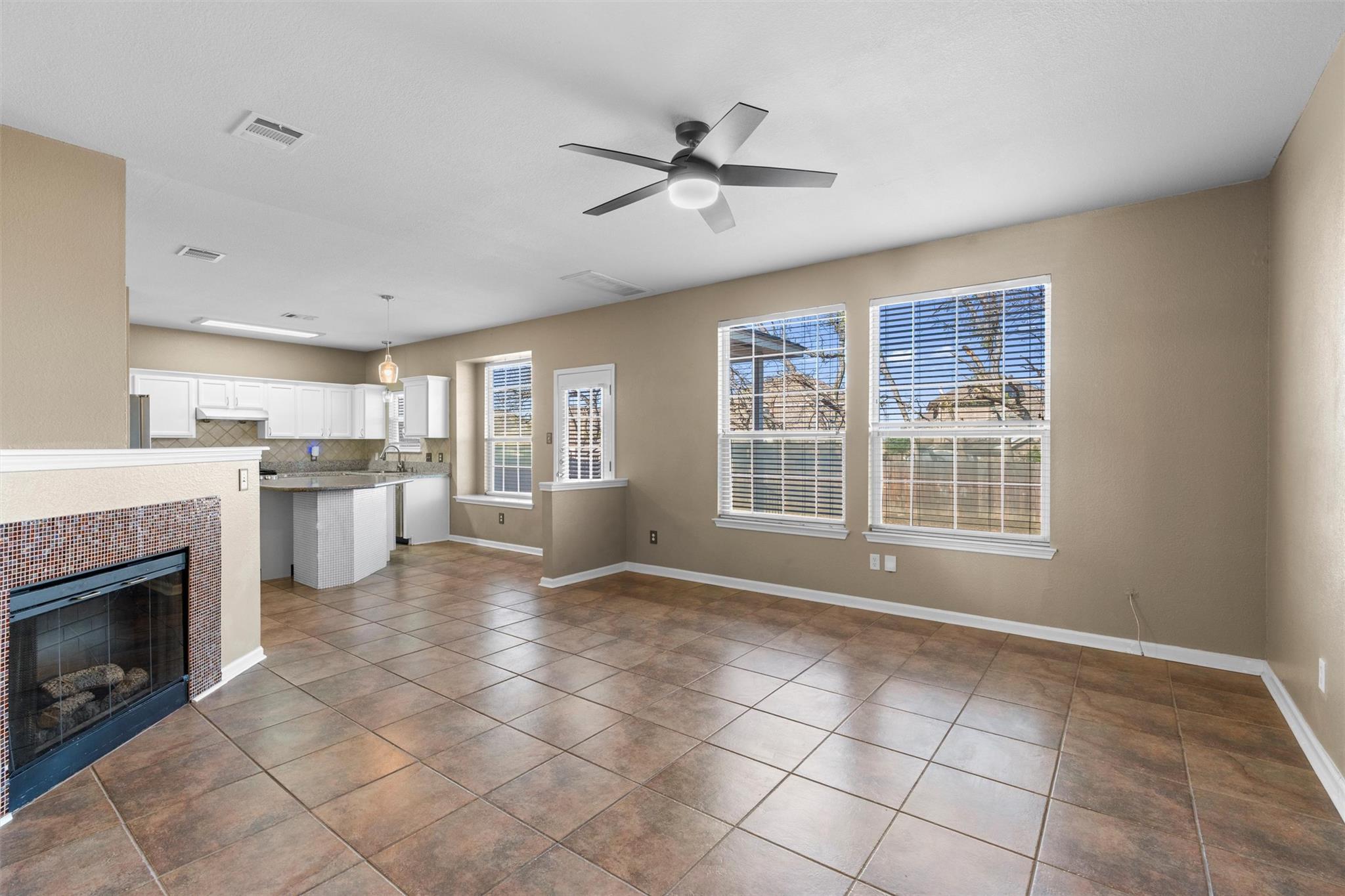 2012 Huxley Ln, Round Rock, TX 78664