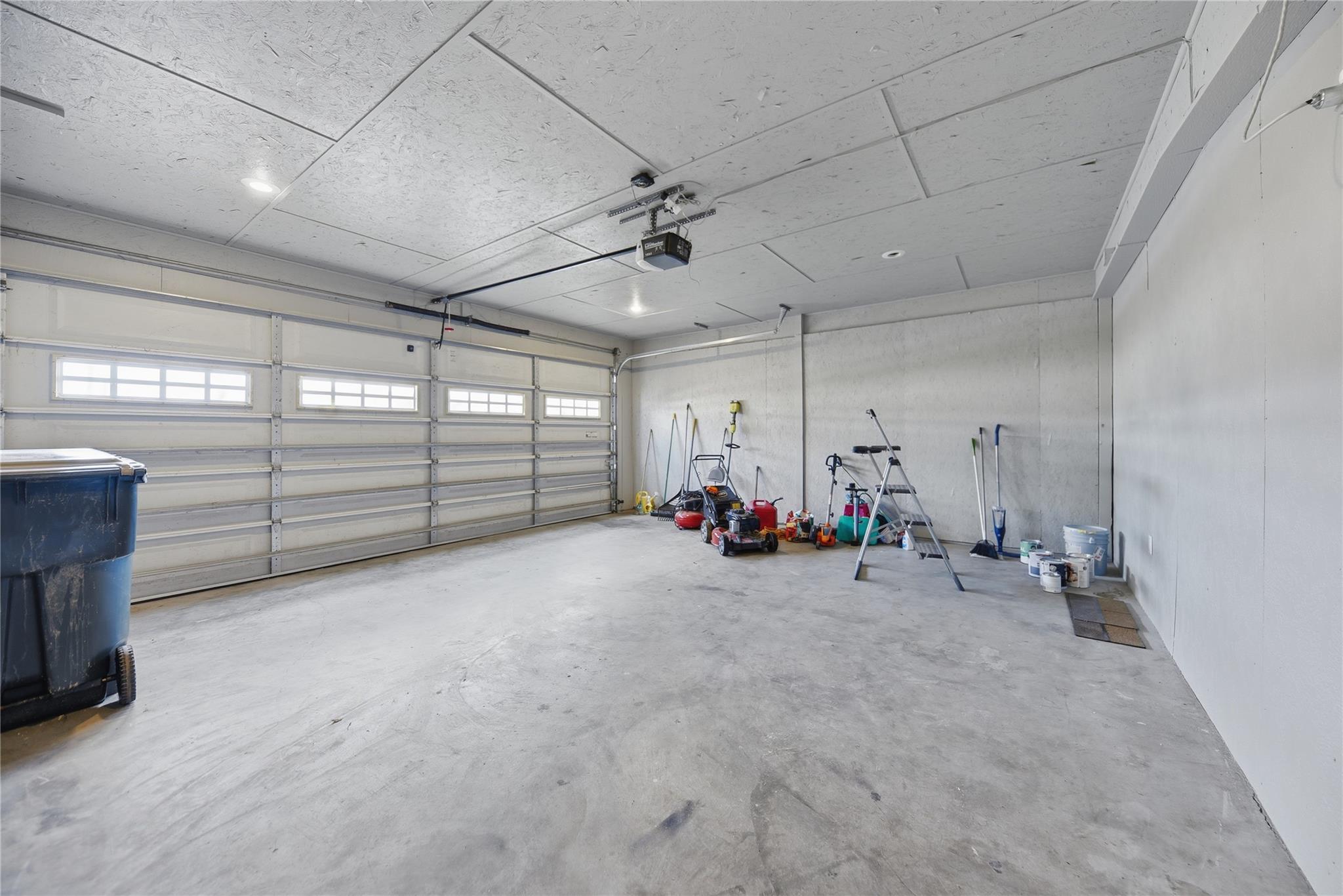 1702 Rampart St, Columbus, TX 78934