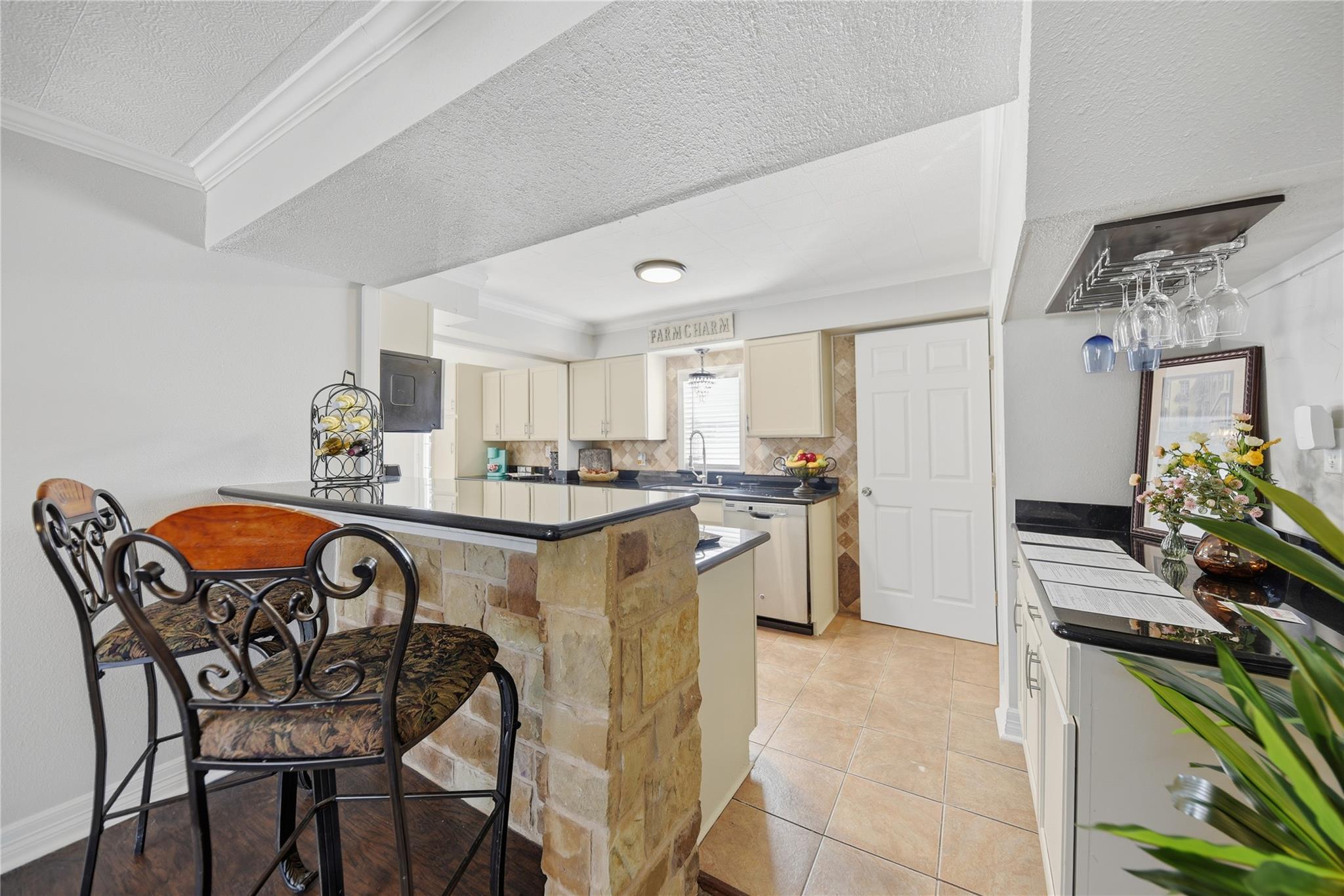 1702 Rampart St, Columbus, TX 78934